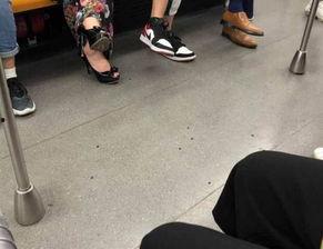 地铁吃瓜游戏,揭秘都市生活里的趣味瞬间