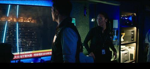 警察吃瓜的视频,趣味瞬间引发网友热议