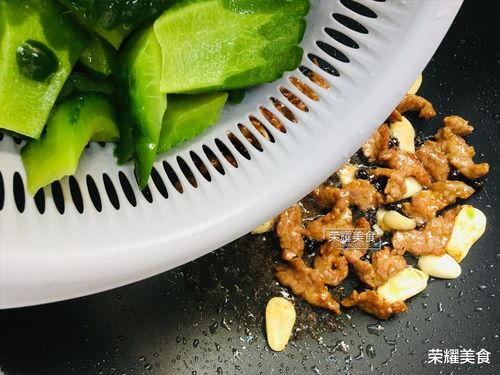 半夜吃凉瓜好吗,半夜吃凉瓜的利与弊