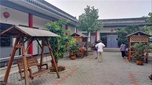 吃瓜在凉亭,夏日清凉时光