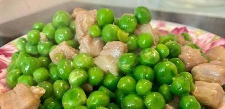 豌豆土豆脆瓜能同时吃吗,豌豆、土豆与脆瓜的完美搭配